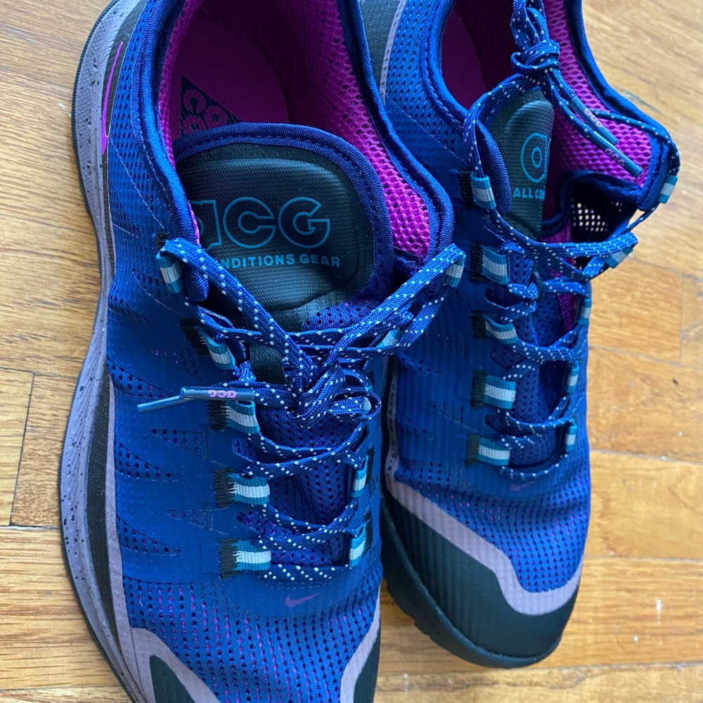 NEVER WORN Nike men sneakers- ACG Air Nasu